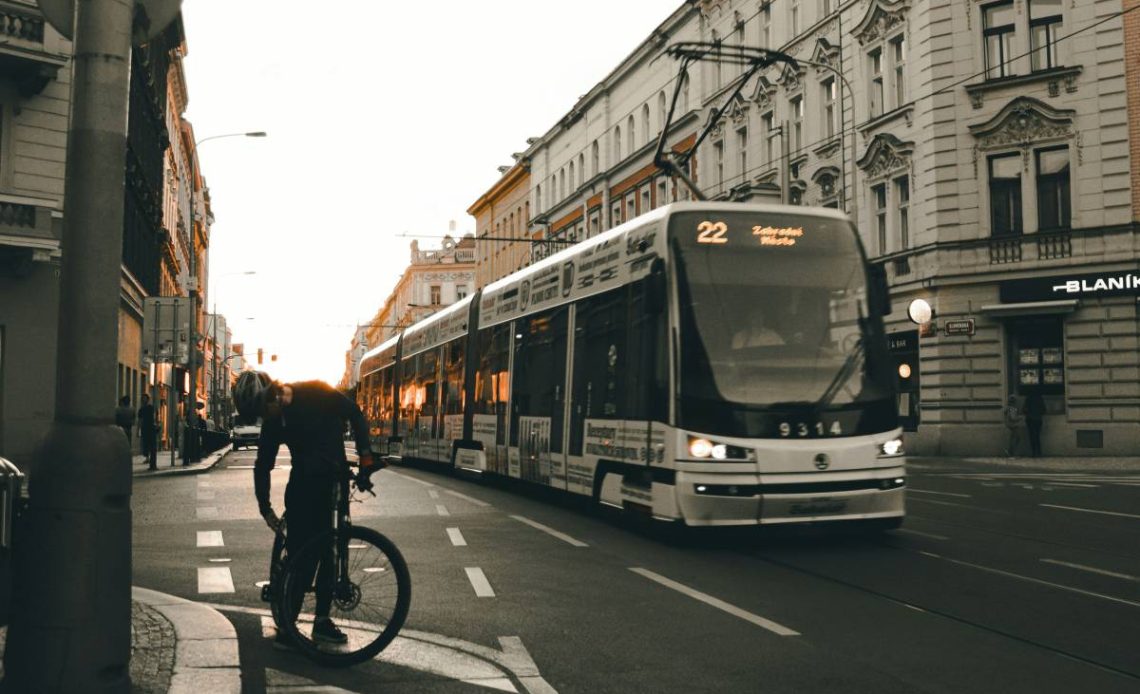 tramvaj přednost